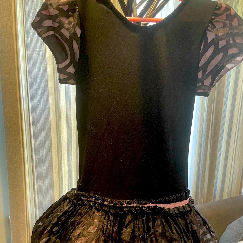 Beautiful dolls and divas black and pink dress 💕🌸